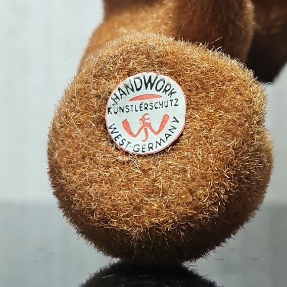 Vintage Kunstlerschutz Flocked Brown Bear Sitting Bear Handwork West Germany - Picture 9 of 9